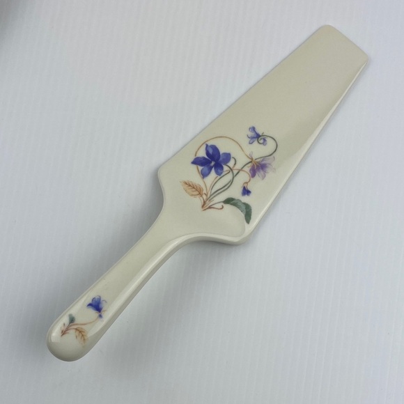 Andrea By Sadek Cake Plate and Server Discontinued Blue Flower & Vine Pattern - Picture 6 of 10